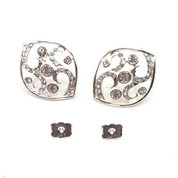π’3/$19π’ AVONβNRT Sparkling Crystal Silver Tone Earrings Pierced Ears - Picture 1 of 5